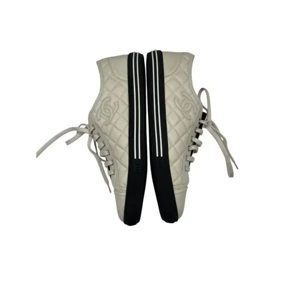 CHANEL Caviar Quilted CC Sneakers in Dark White – Size 40